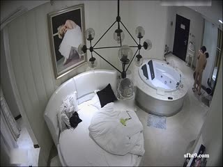 （高级酒店偷拍】漂亮美少妇跟男上司酒店偷情