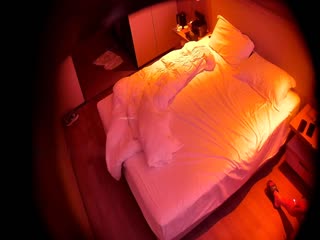 【宾馆盗摄】老哥幽会气质少妇偷情仔细品尝骚穴的味道看看里面有啥不一样再干